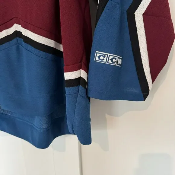 VTG CCM Official Licensed Colorado Avalanche #18 Unexpected NHL Hockey Jersey L - Picture 3 of 8